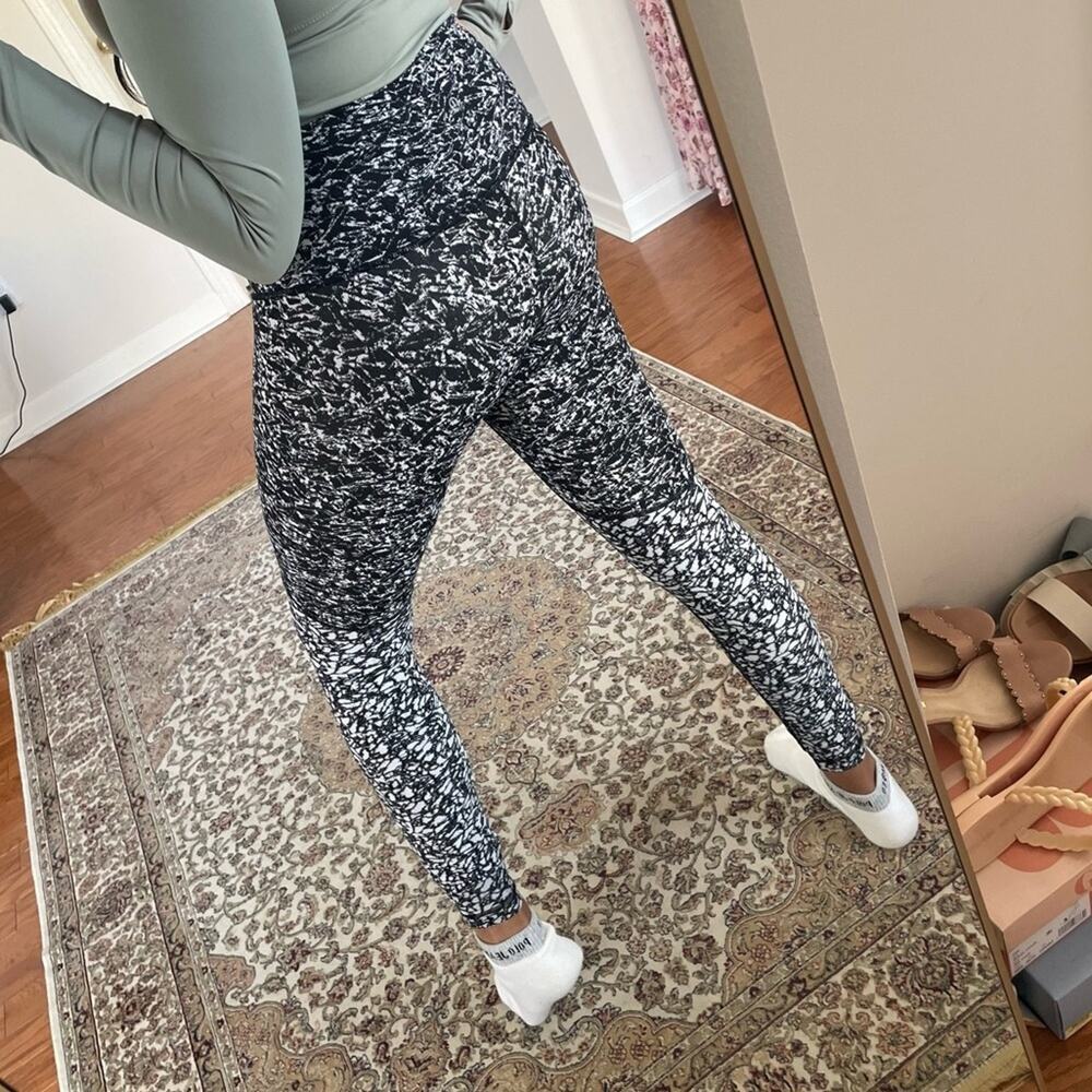 ✨Lululemon✨ Wunder Under Leggings - Picture 7 of 11